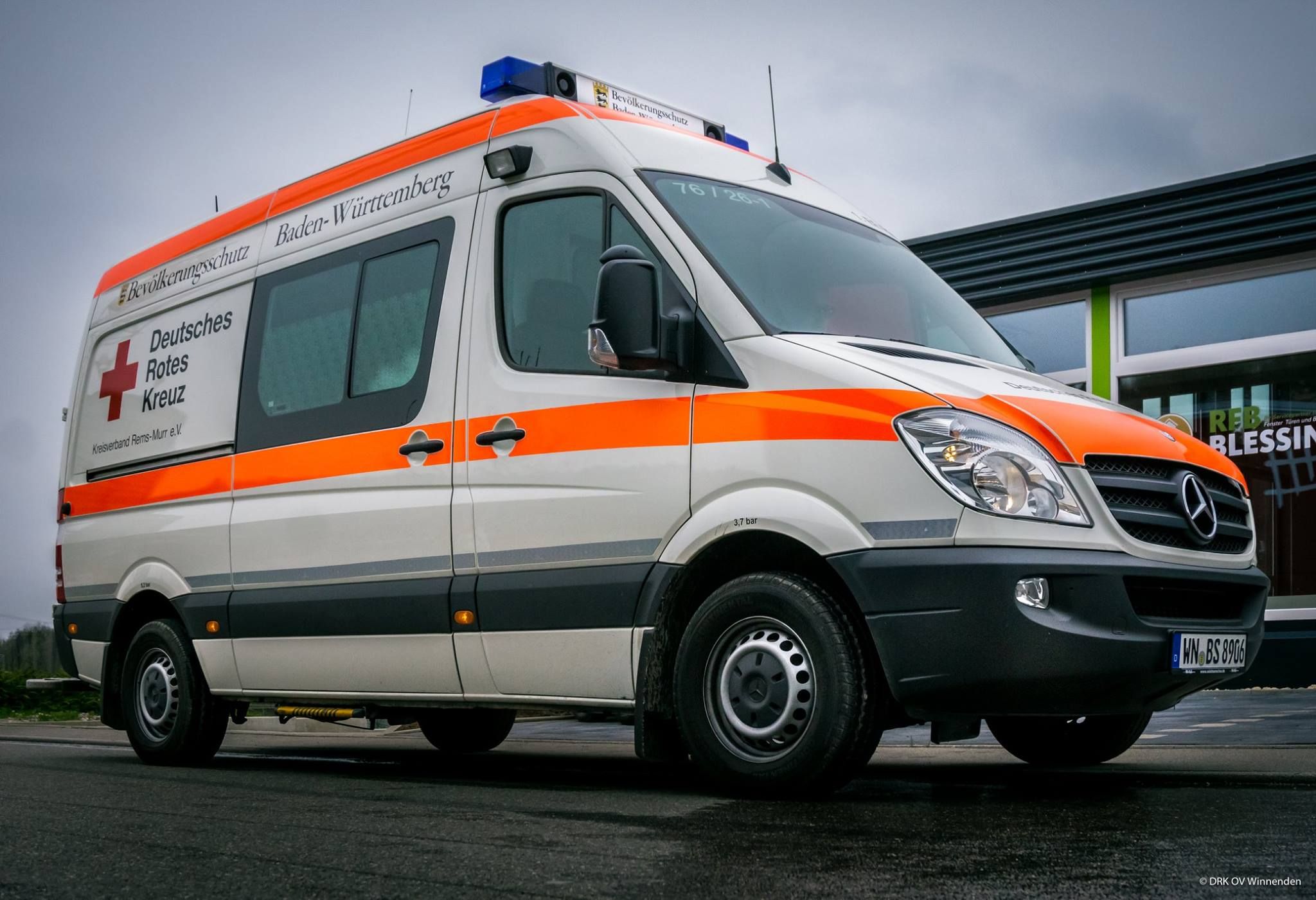 Foto: Einsatzkräfte zur Absicherung der FW bei einem Gefahrguteinsatz (Übung)